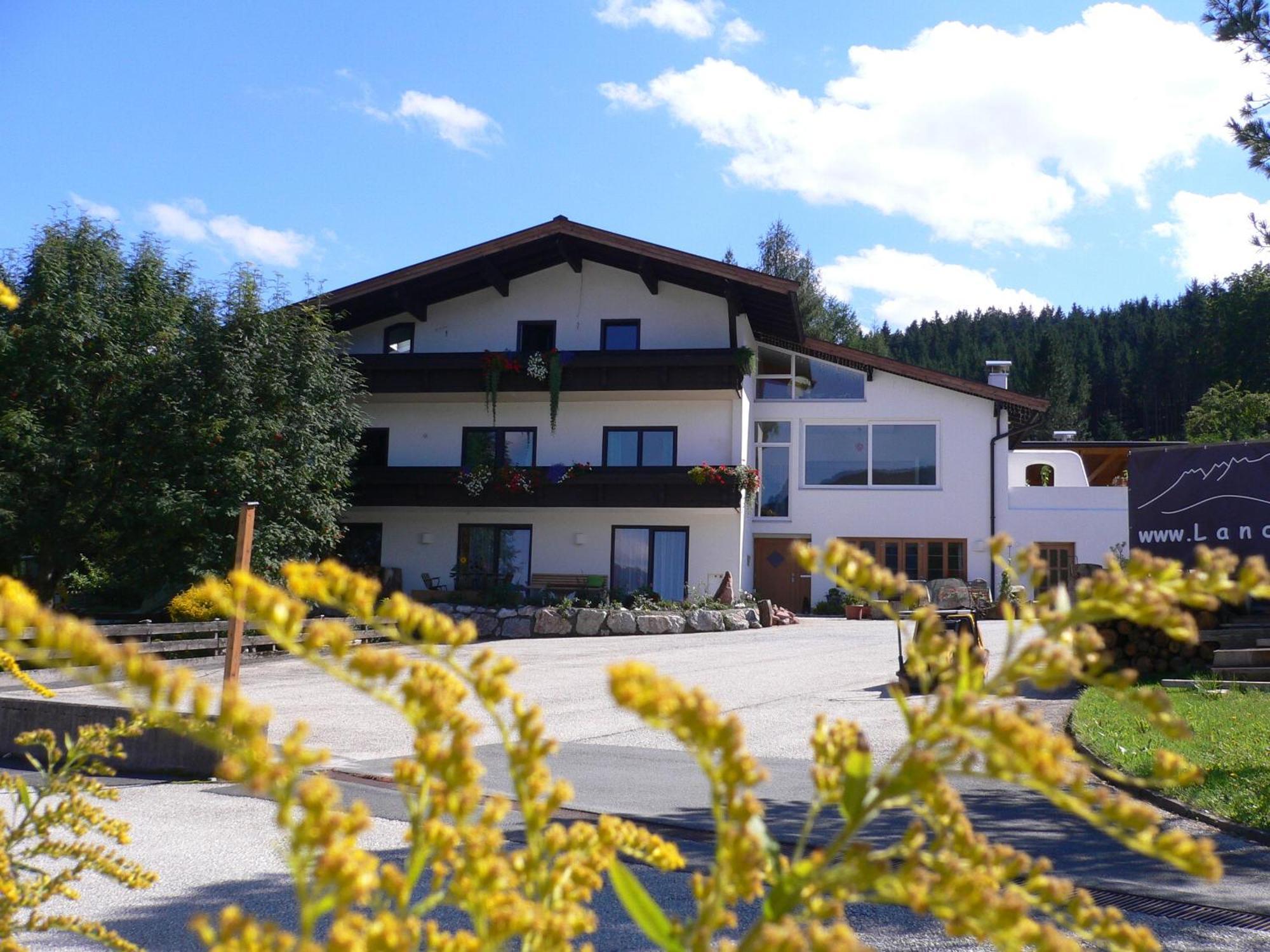 Landhaus Almdorf Hotel Sankt Johann in Tirol Exterior photo